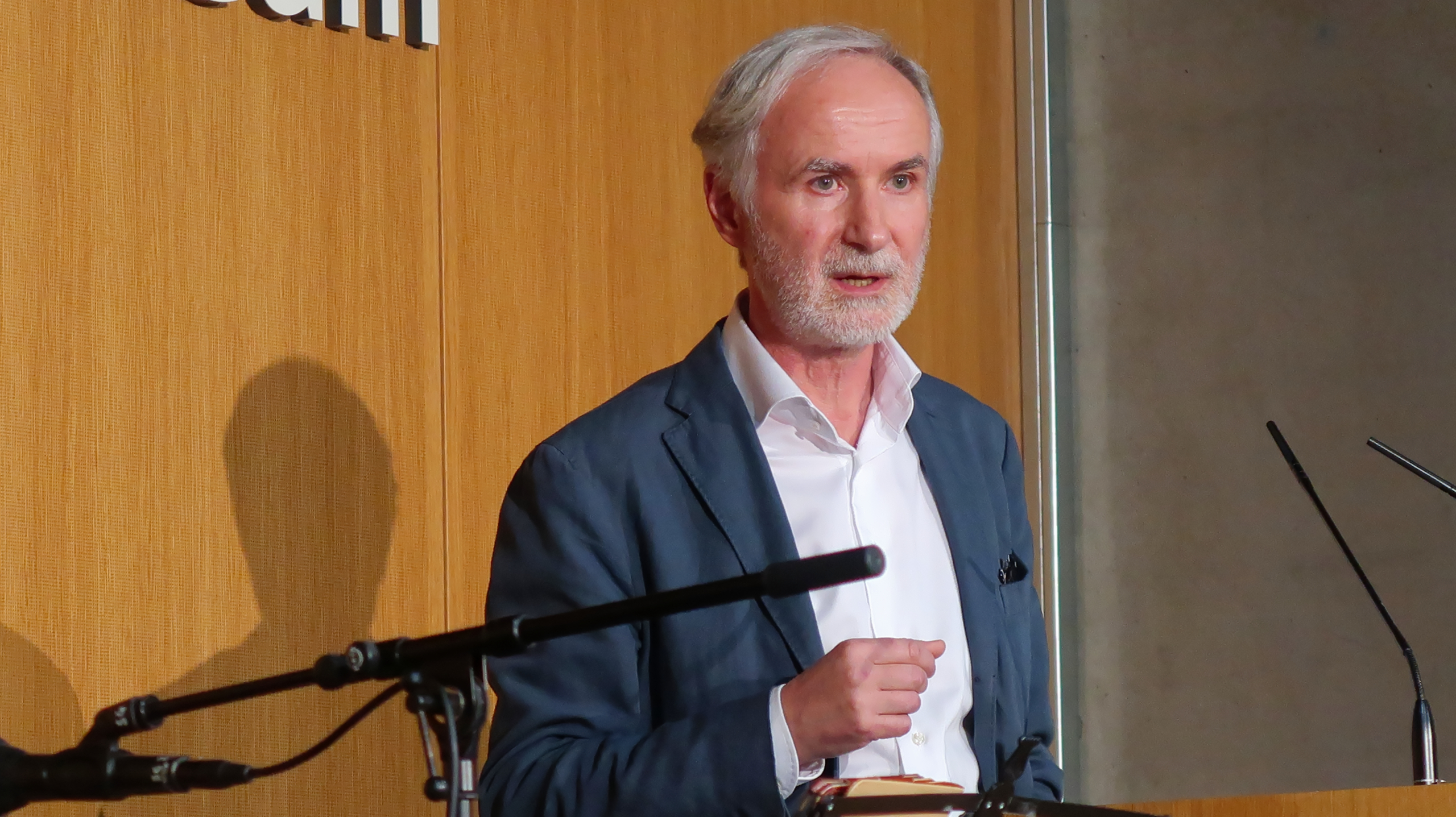 Neue Galerie Graz Ausstellung Janz Franz. Schau weg Teppata!