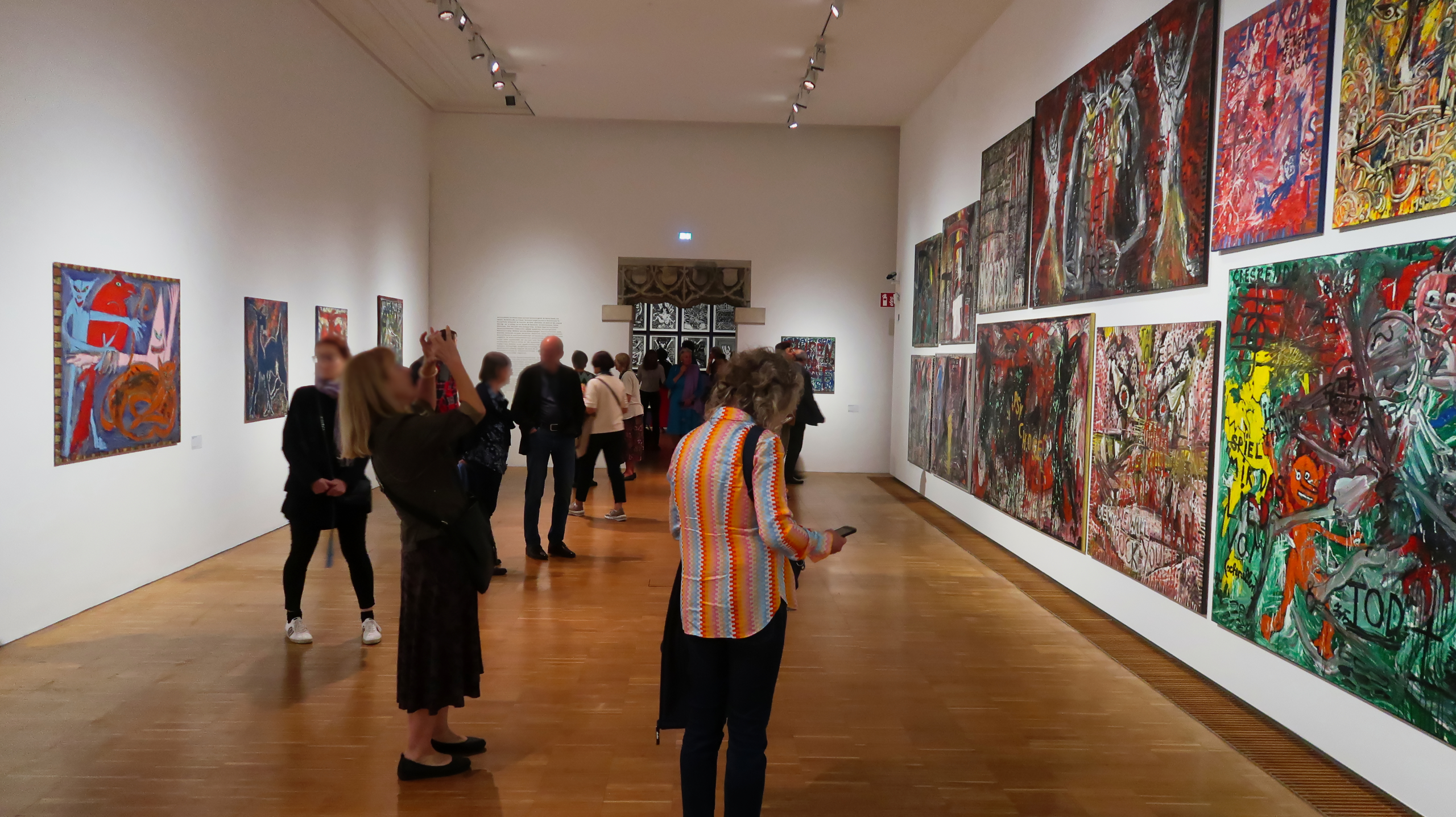 Neue Galerie Graz Ausstellung Janz Franz. Schau weg Teppata!